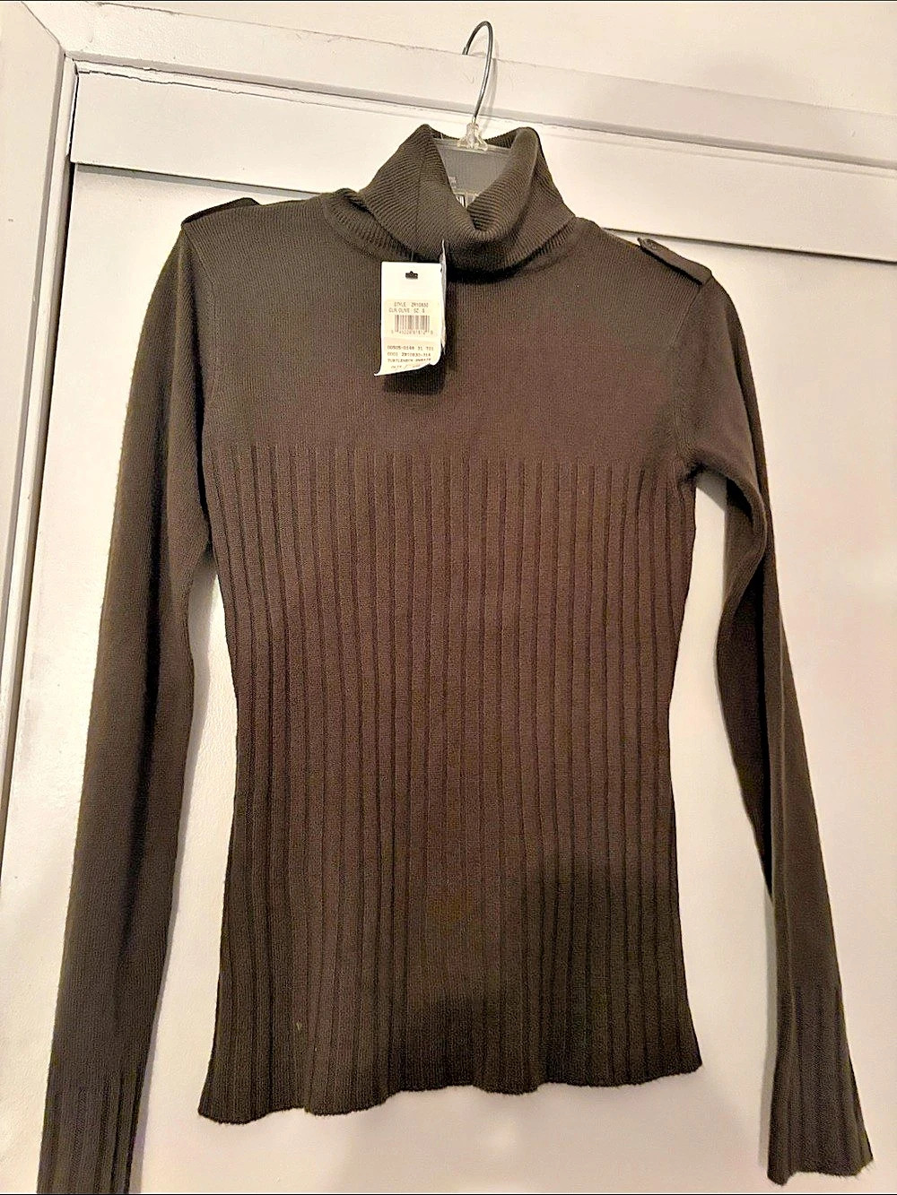 BCBGMAXAZRIA Turtleneck Sweater Ribbed in Brown Size Small